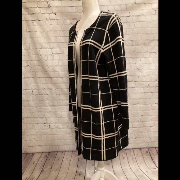 Long black/white plaid cardigan sweater/jacket - Picture 2 of 5
